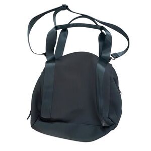 L+W Wellness Club Zip Black Large Neoprene Tote